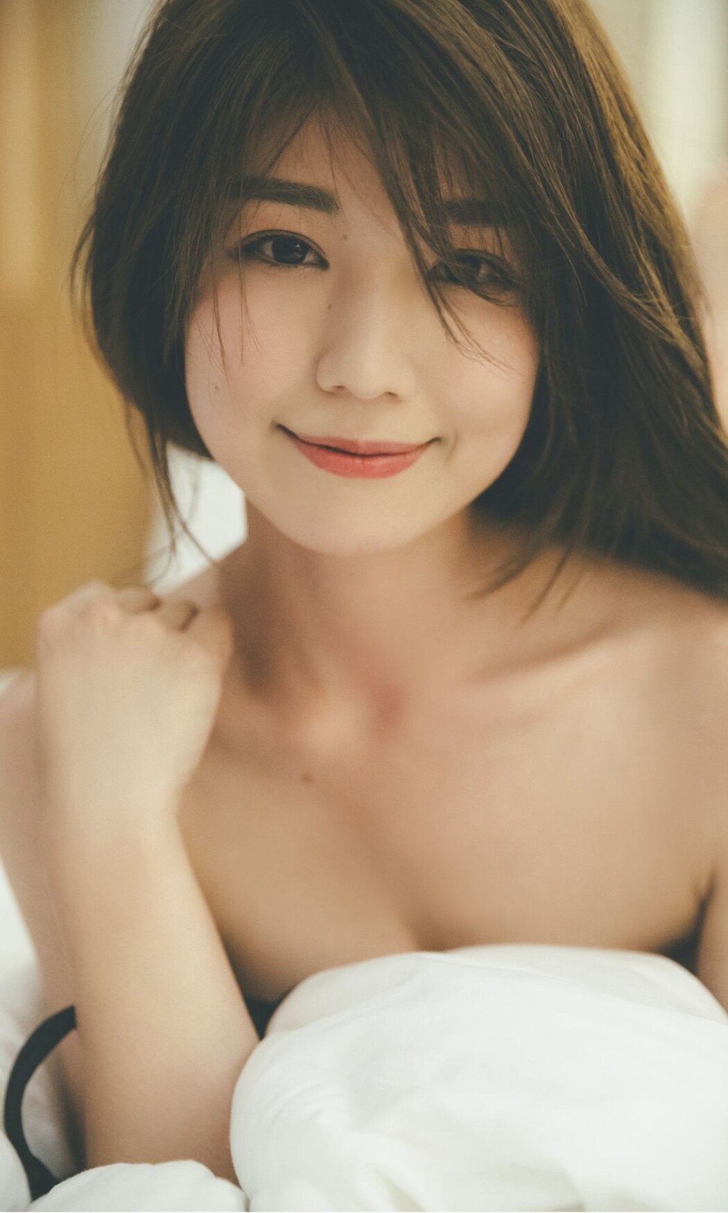 Weekly Photobook 2022-10-17 Yuki Fujiki 藤木由貴 – Morning To Night At The Hotel