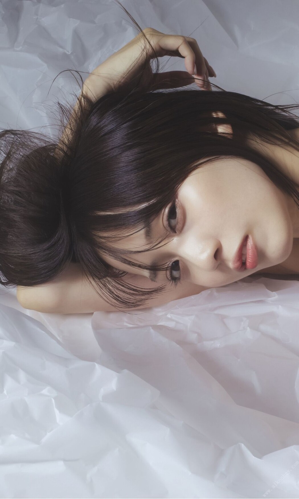 Weekly Photobook 2022-10-03 Makoto Okunaka 奥仲麻琴 – Happy Now