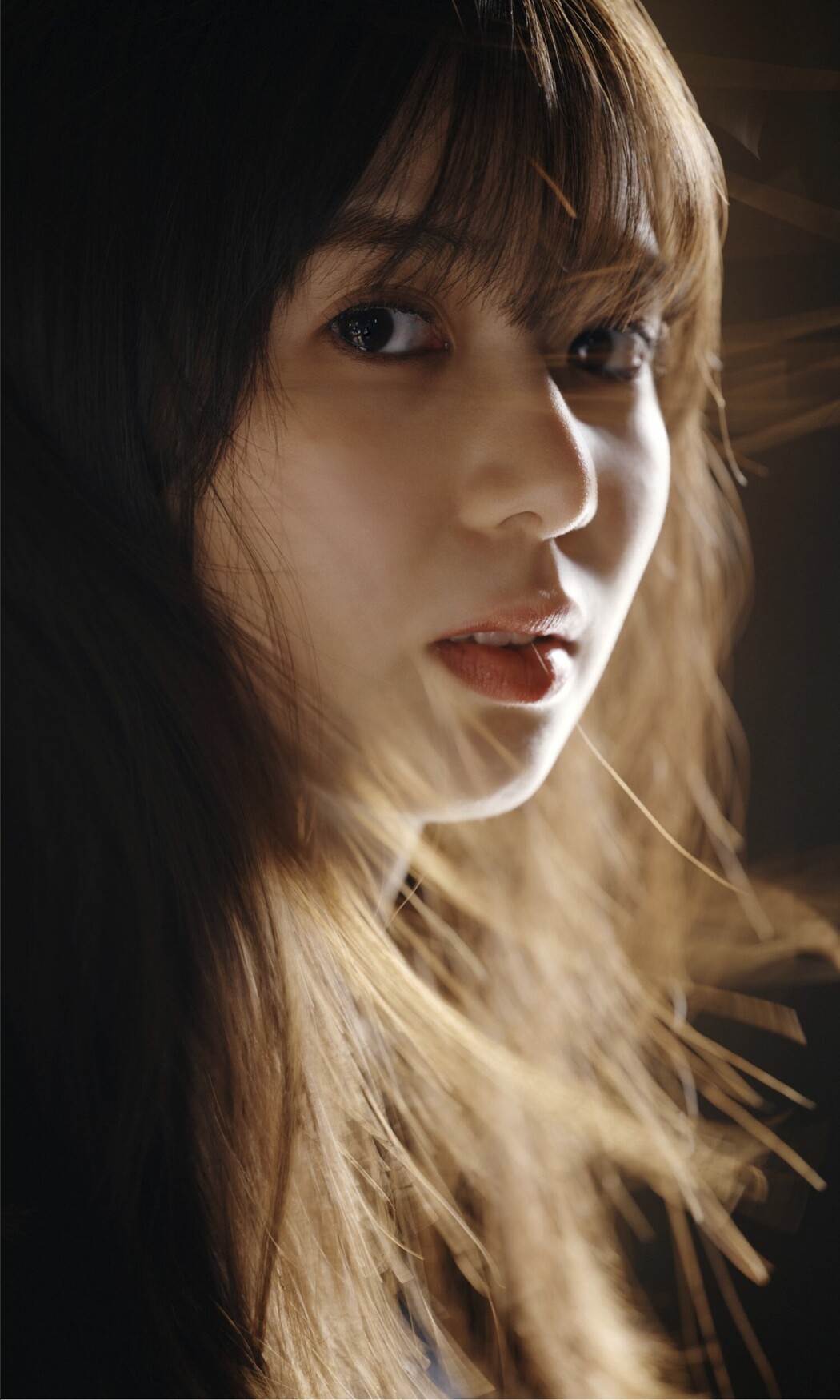 Weekly Photobook 2022-04-25 Riko Matsudaira 松平璃子 – 8 Head Body With Micro Small Face