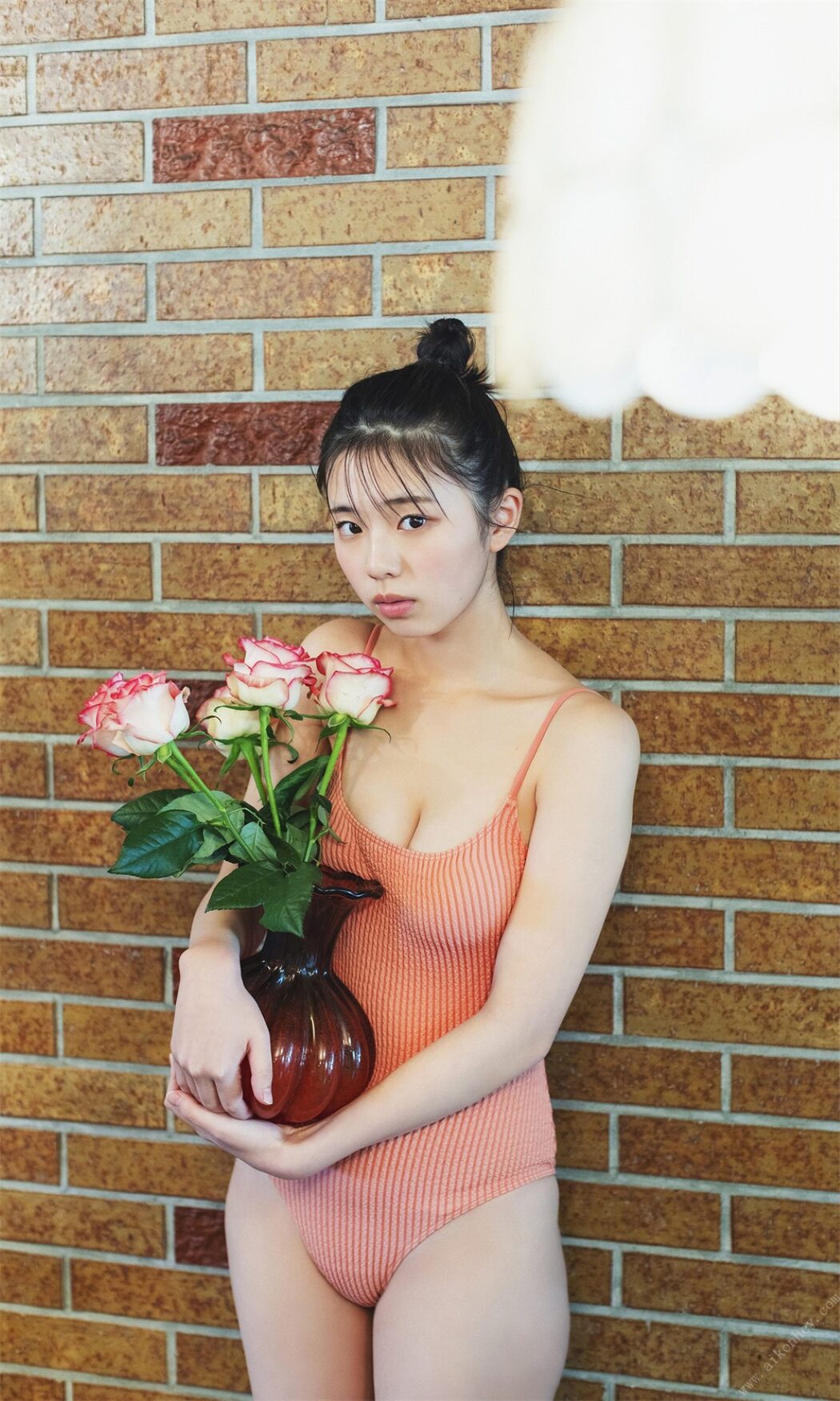 Weekly Photobook 2022-03-14 Hina Kikuchi 菊地姫奈 – Harumeku, honomeku 春めく、ほのめく