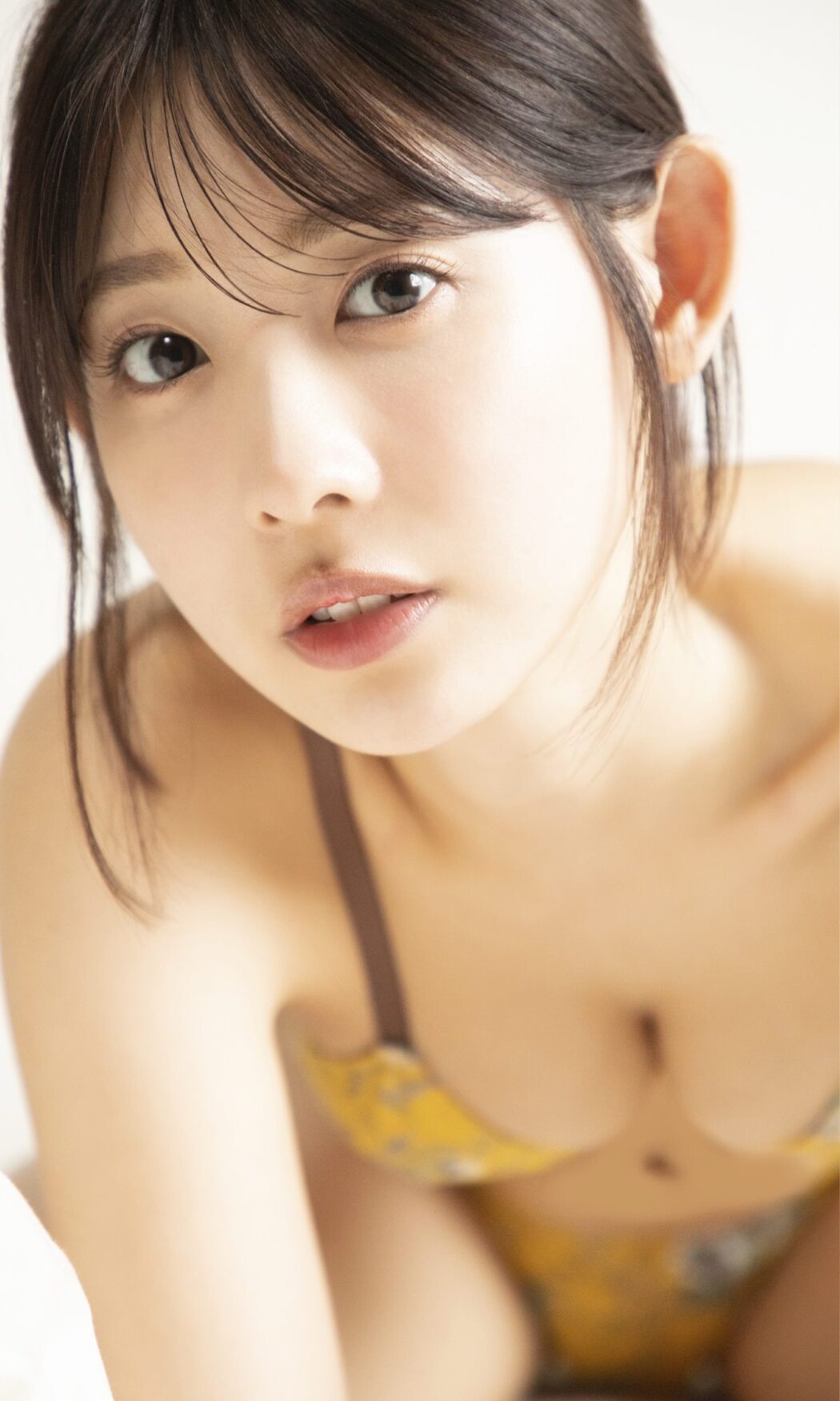 Weekly Photobook Mio Minato 水湊みお – Summer scent 夏の匂い 2022-07-11
