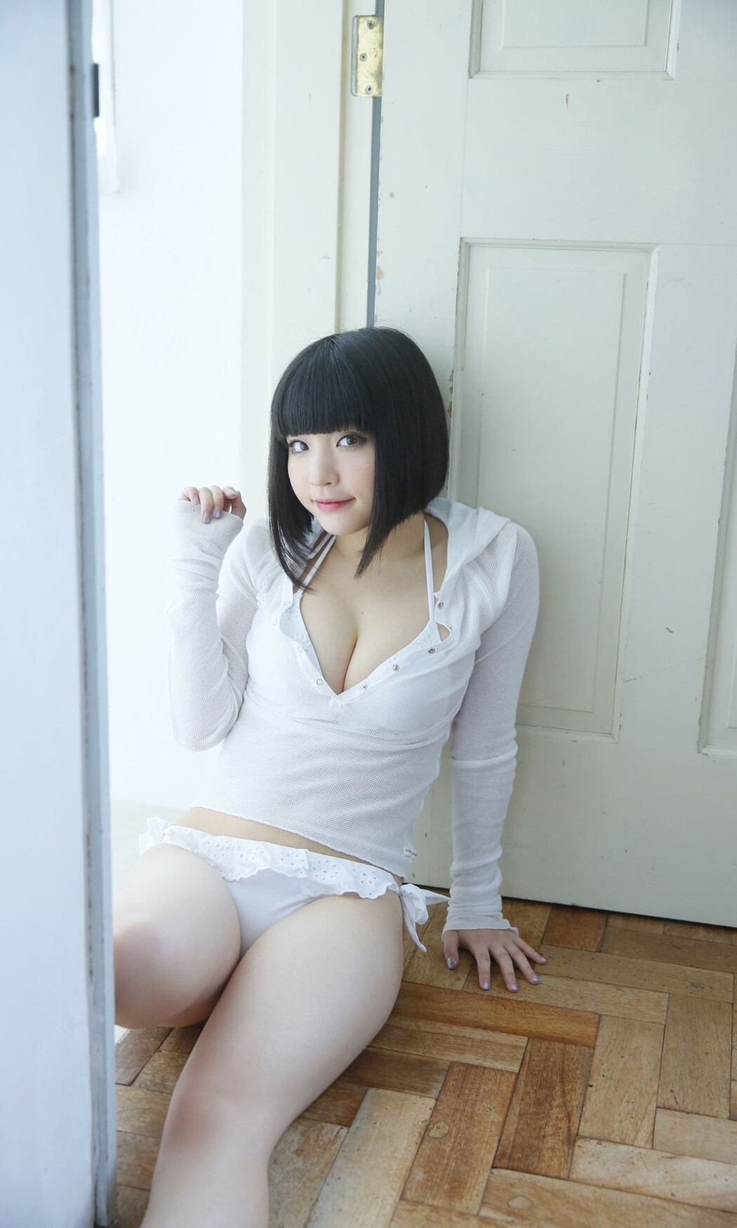 Weekly Photobook 2016-07-29 Nagi Nemoto 根本凪 – Plastic Doll In Love