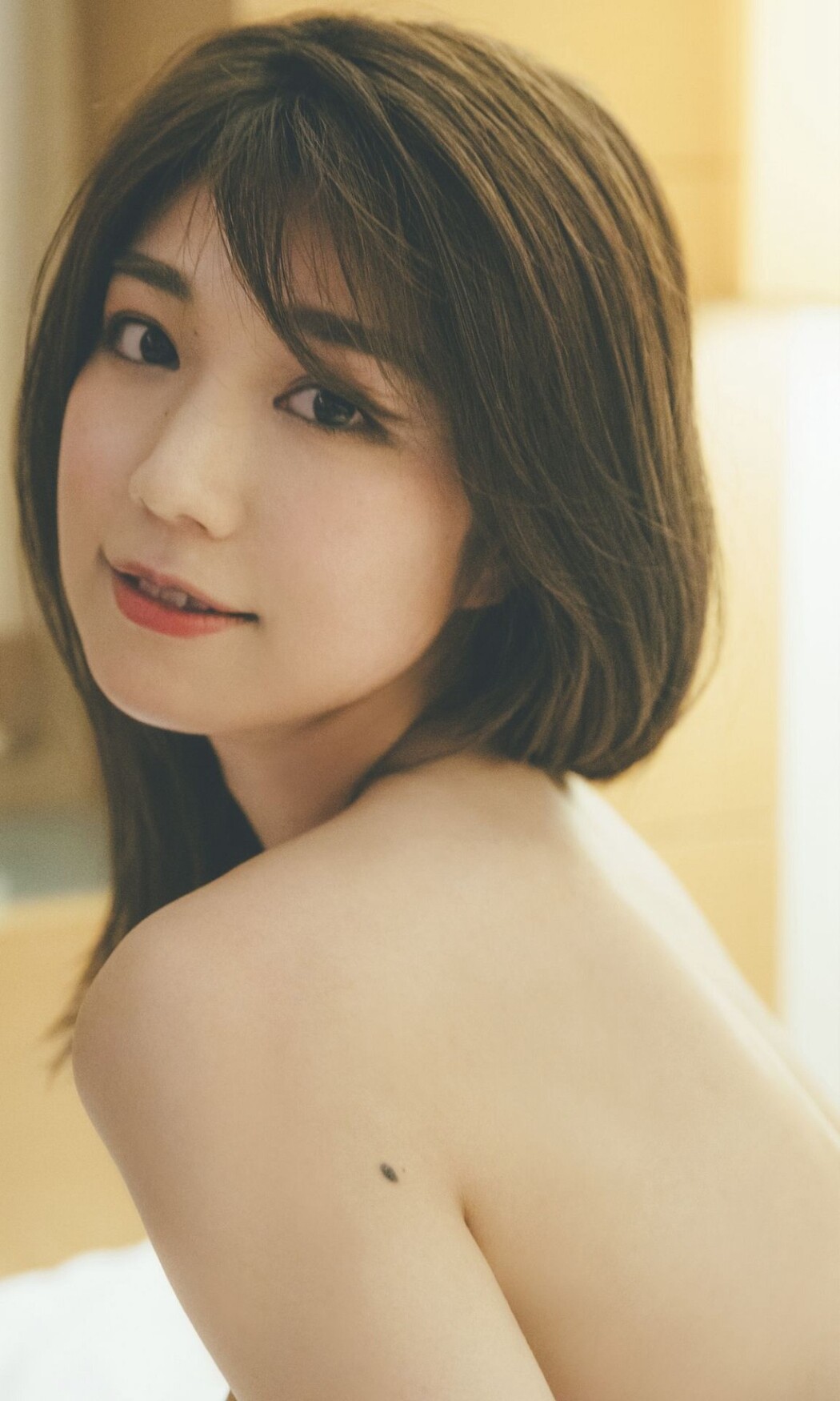 Weekly Photobook 2022-10-17 Yuki Fujiki 藤木由貴 – Morning To Night At The Hotel