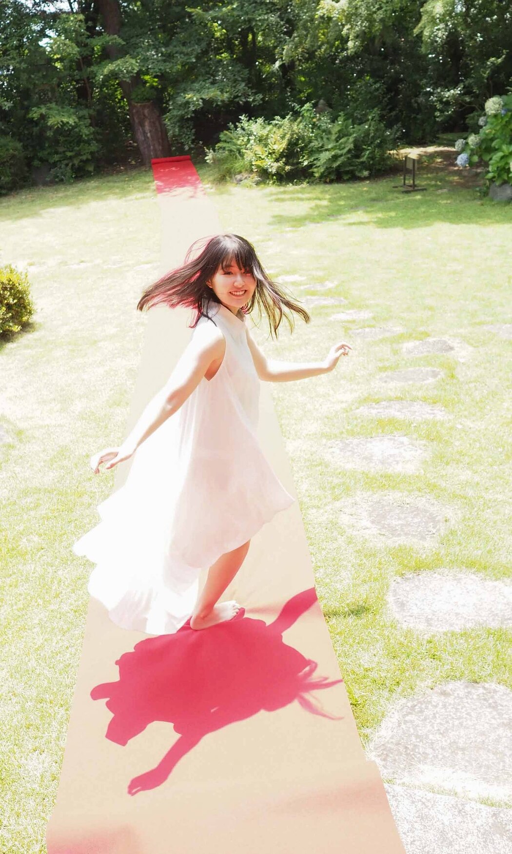 Weekly Photobook 2021-08-16 Sakina Tonchiki 頓知気さきな – Summer Goldfish