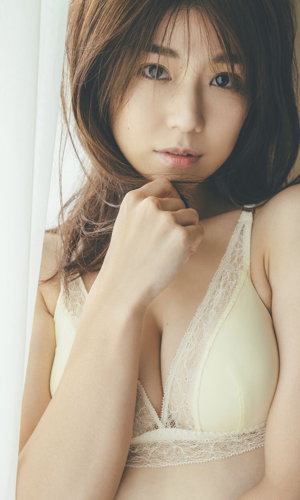 Weekly Photobook 2022-10-17 Yuki Fujiki 藤木由貴 – Morning To Night At The Hotel