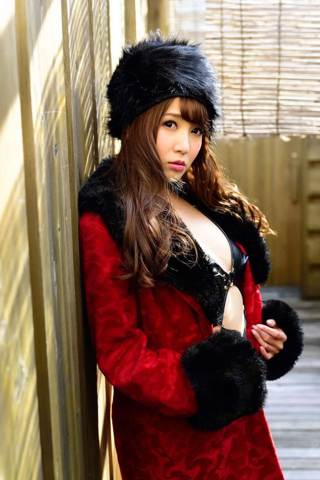 Weekly Playboy Photo Book Marina Shiraishi 白石茉莉奈 x Ayaka Tomoda 友田彩也香 Sequence 014 Part3