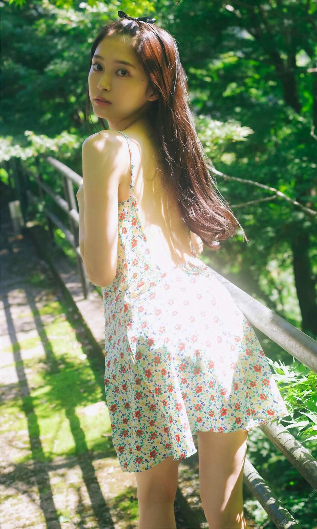 Weekly Playboy Photo Book 2022.08.29 Rina Koyama 小山璃奈 – Red Flower