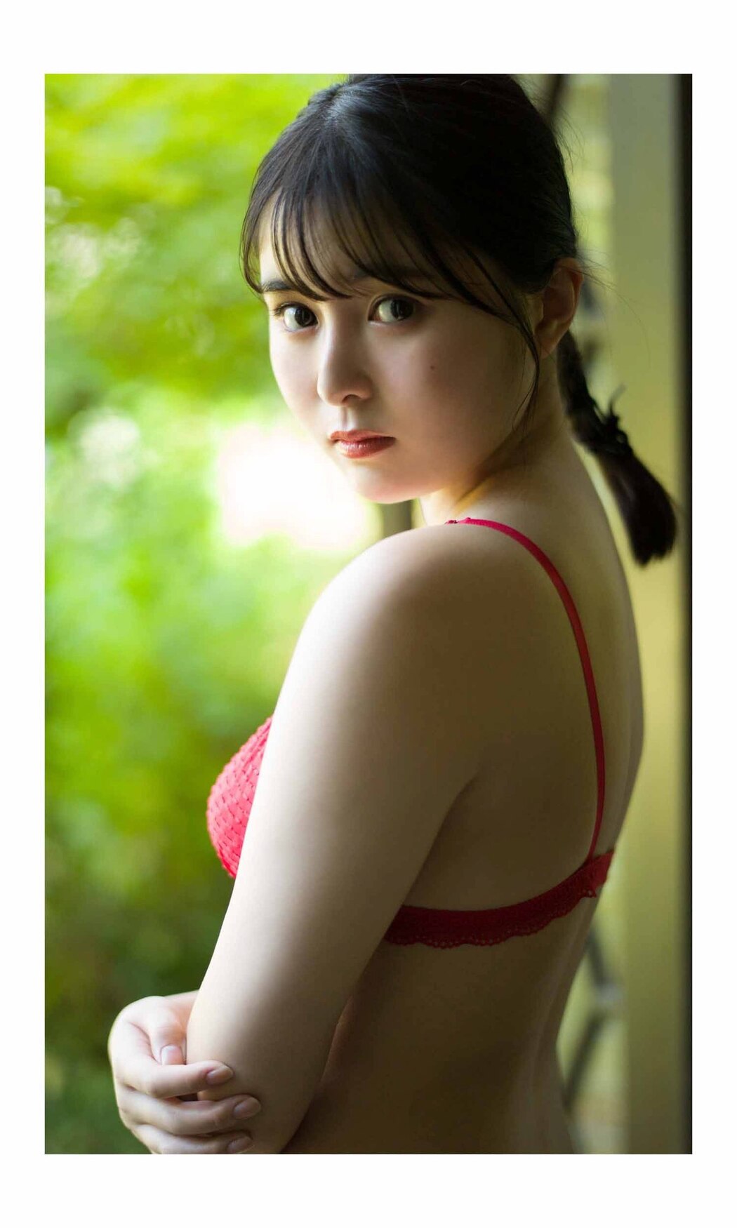 Weekly Photobook 2021-08-16 Sakina Tonchiki 頓知気さきな – Summer Goldfish