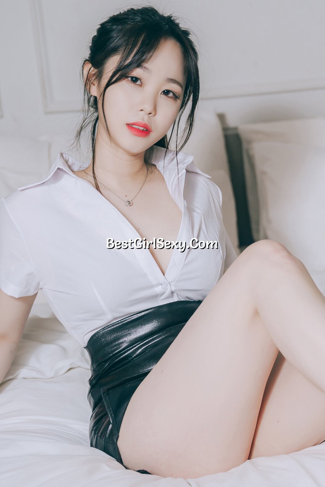 PUSSYLET Vol.50 SUYEON No.7 Cover Photo