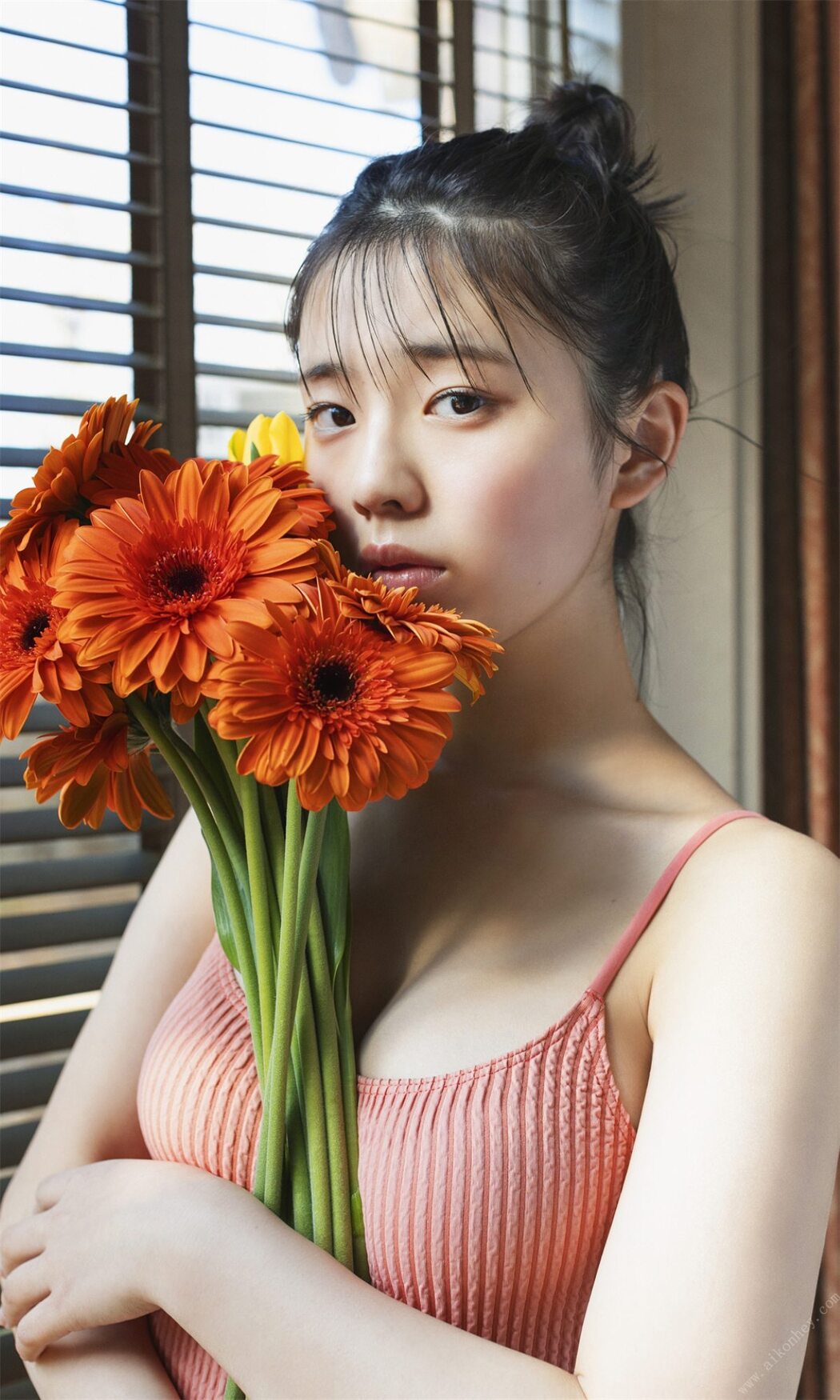 Weekly Photobook 2022-03-14 Hina Kikuchi 菊地姫奈 – Harumeku, honomeku 春めく、ほのめく