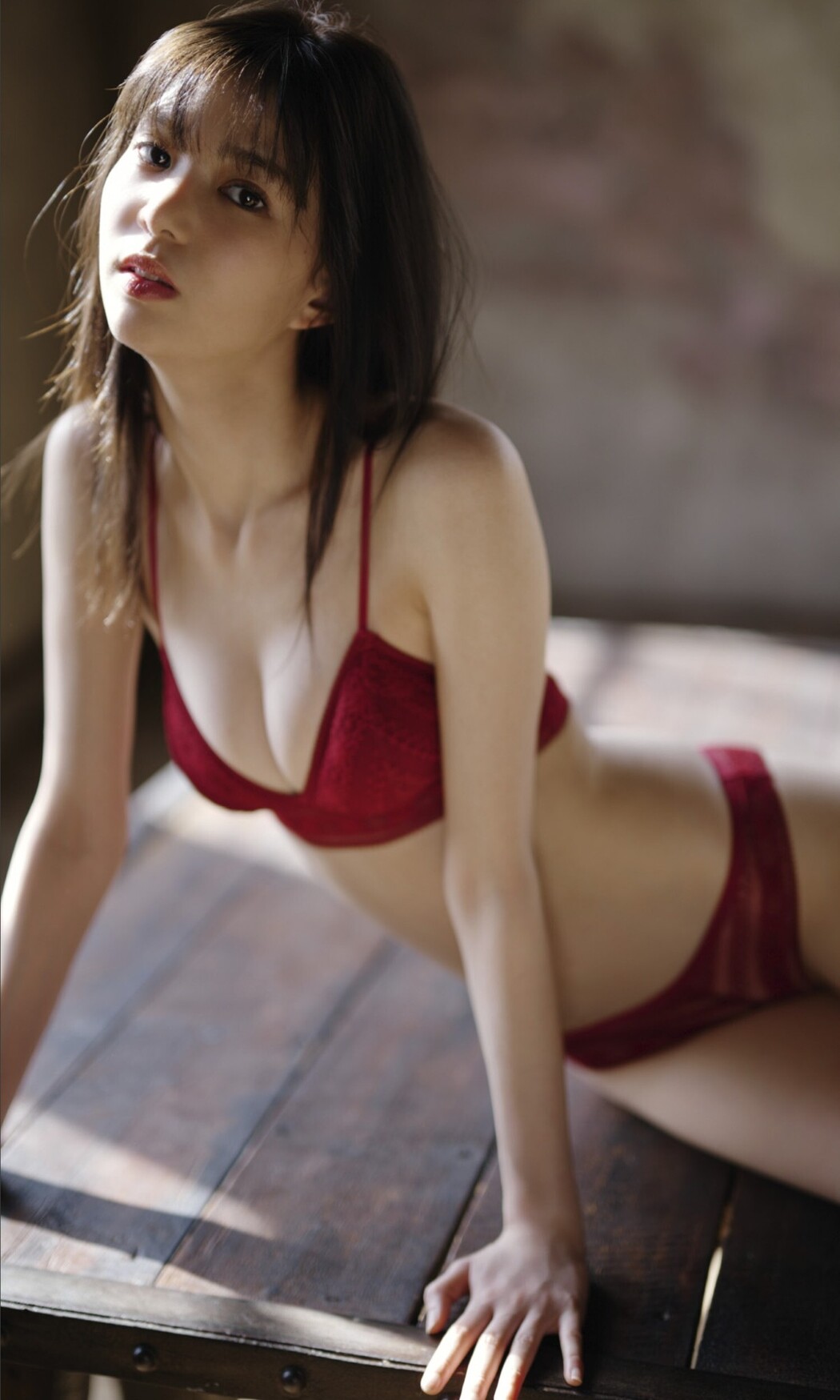 Weekly Photobook 2022-04-25 Riko Matsudaira 松平璃子 – 8 Head Body With Micro Small Face
