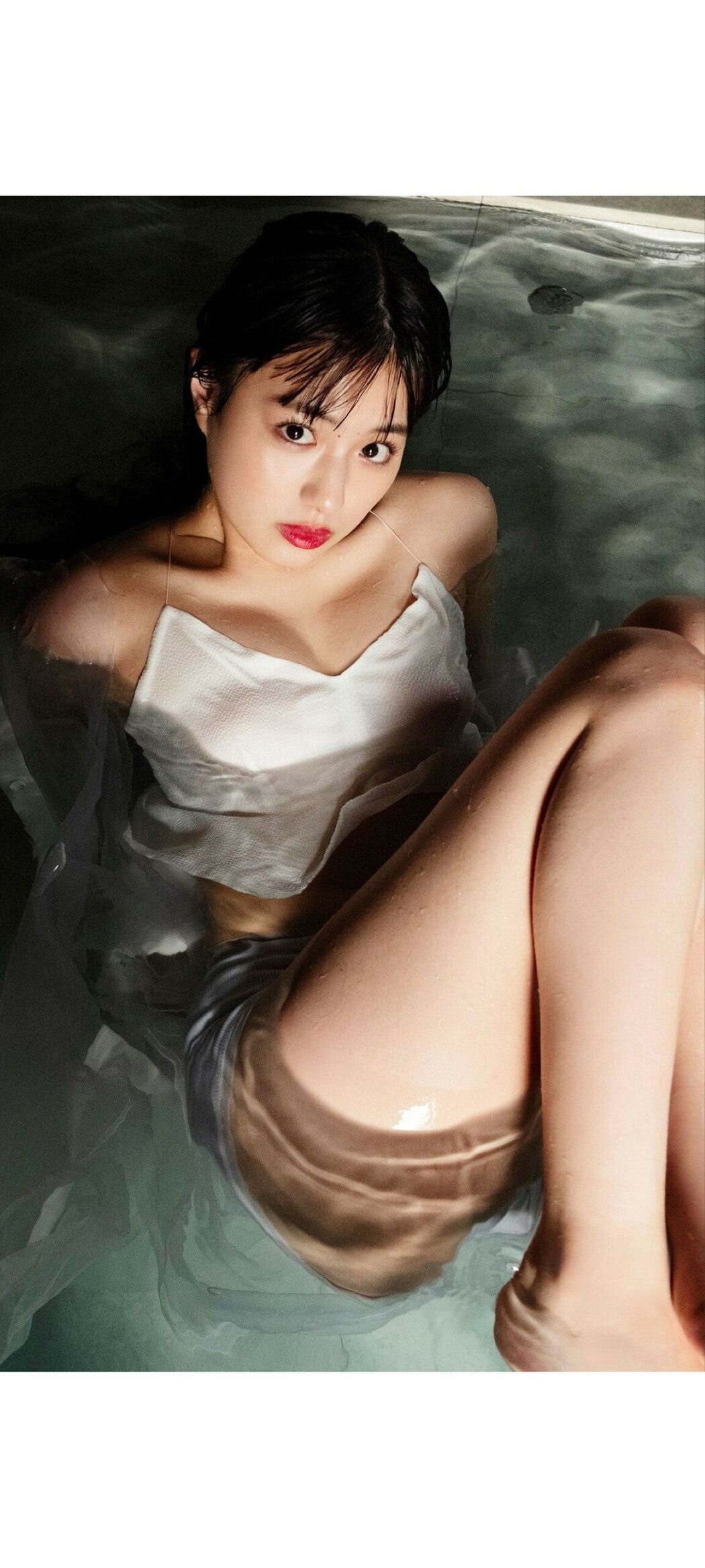 Weekly Photobook 2020-12-07 Noa Tsurushima 鶴嶋乃愛 – A natural actress 生まれながらにして女優