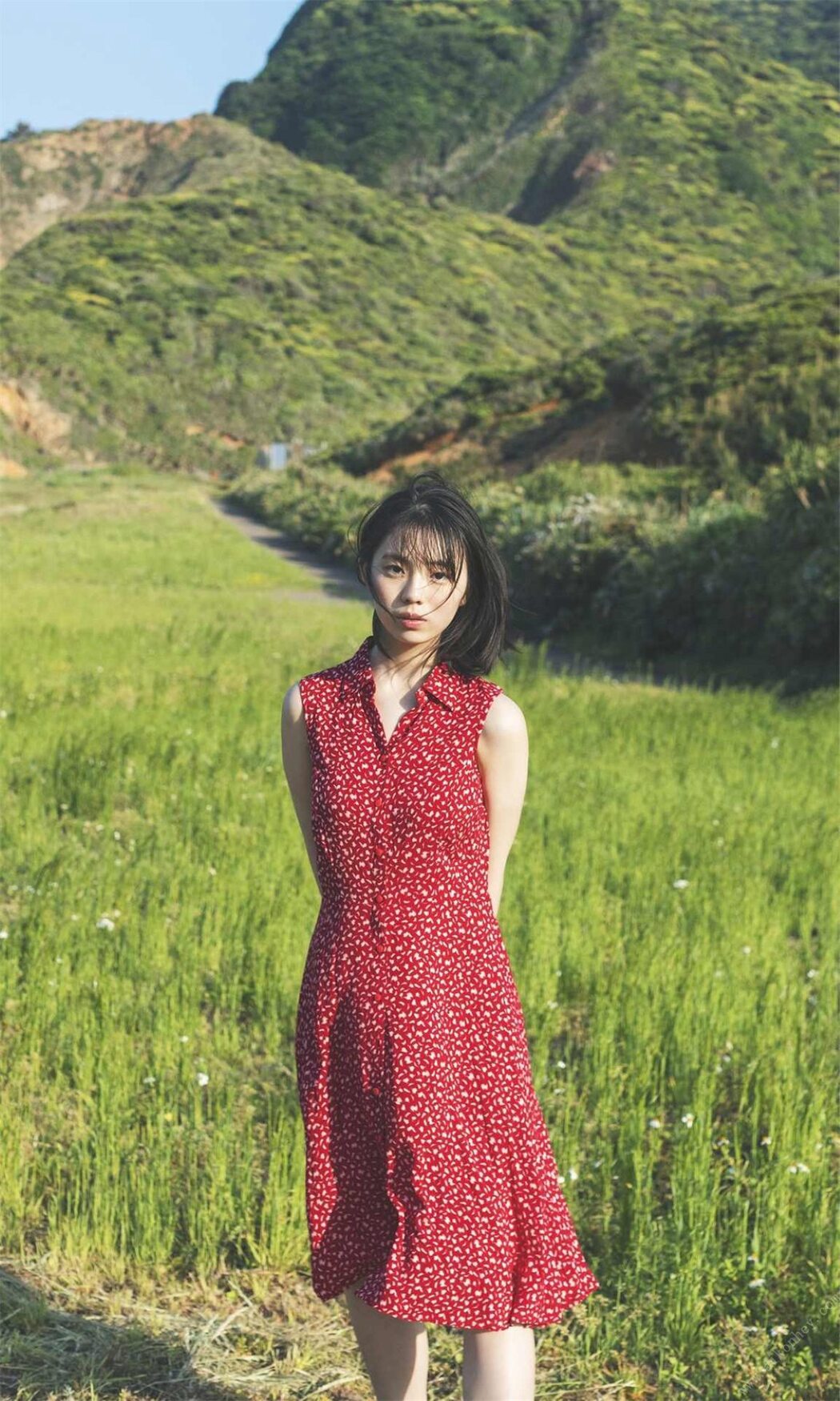 Weekly Photobook 2022-05-16 Hina Kikuchi 菊地姫奈 – A Trip To Love Prologue 好きになる旅 prologue