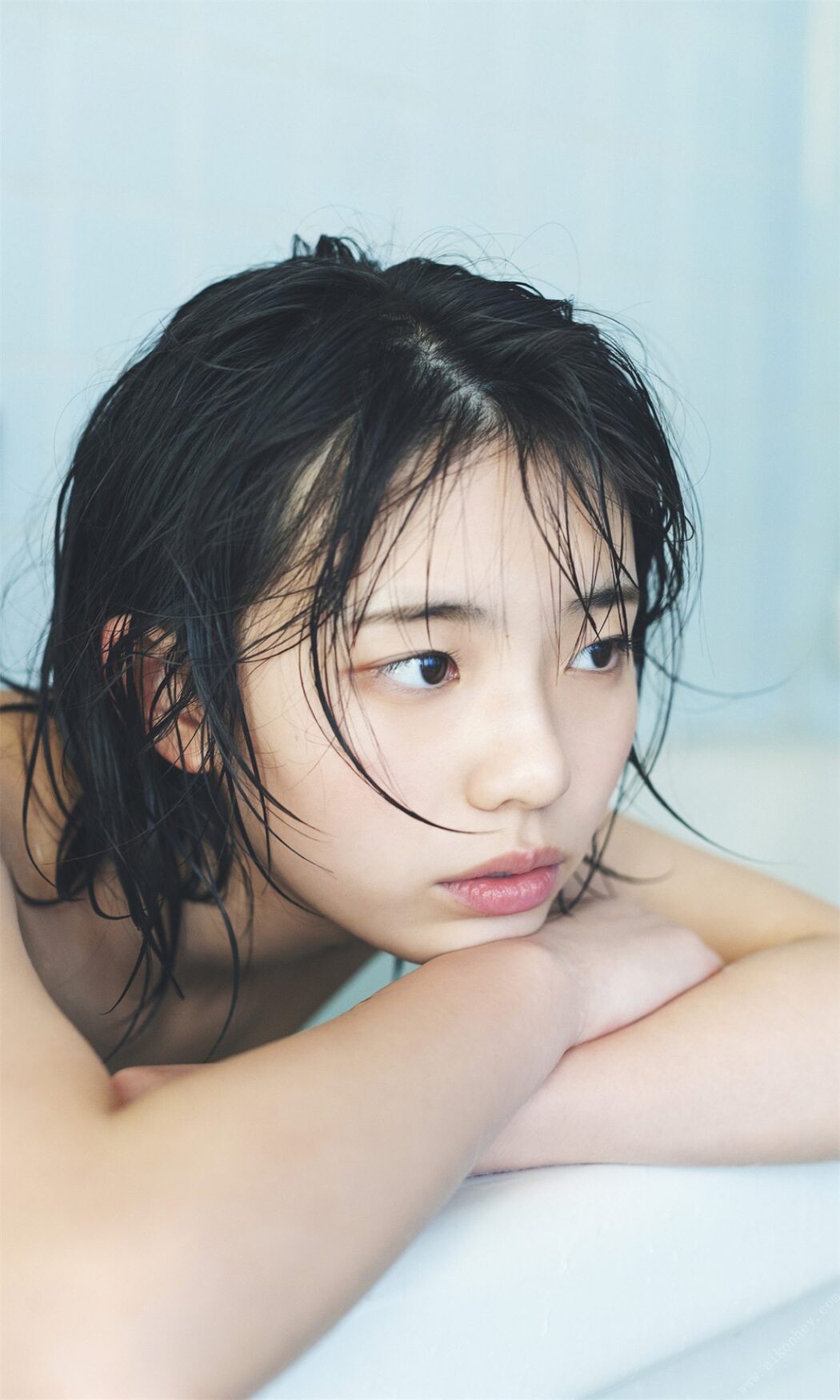 Weekly Photobook 2022-03-14 Hina Kikuchi 菊地姫奈 – Harumeku, honomeku 春めく、ほのめく