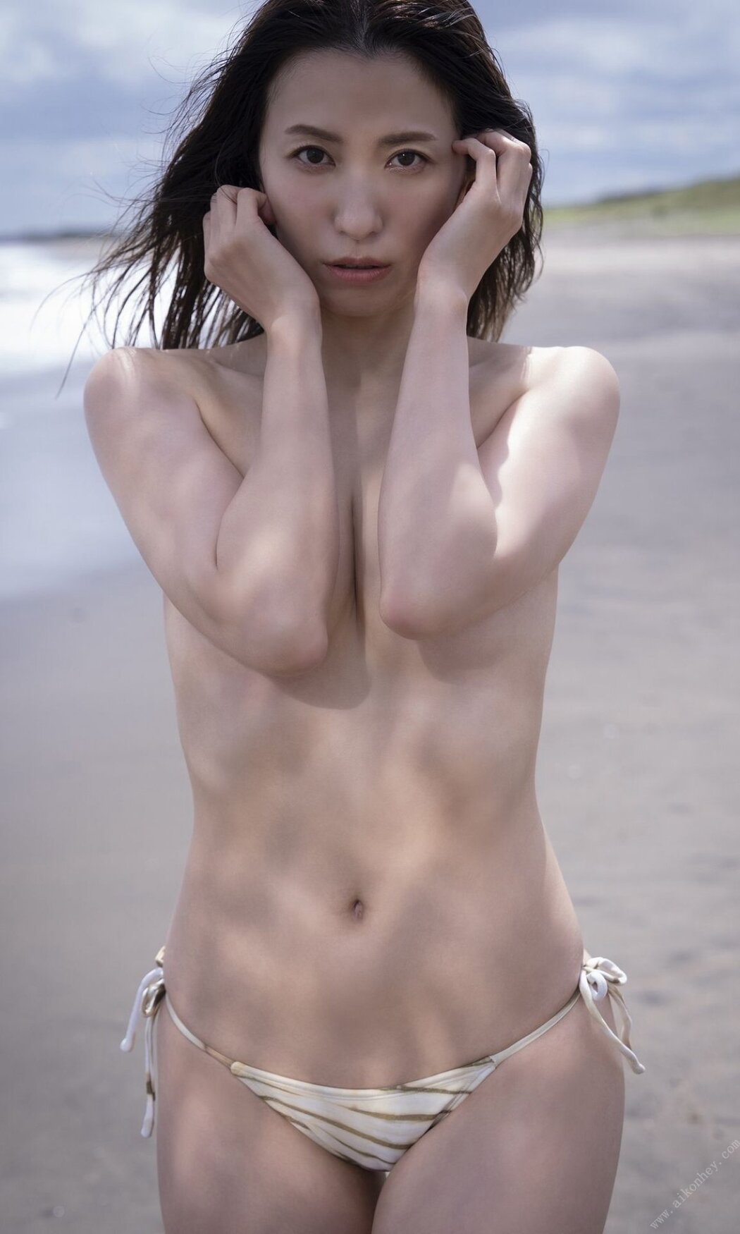 Weekly Photobook Rei Toda 戸田れい – Like a sweet dream 甘い夢のように 2022-07-11