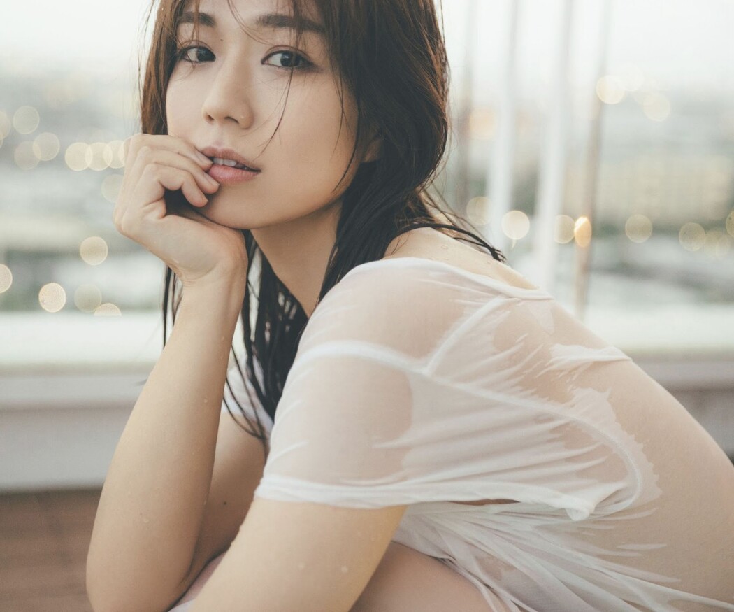 Weekly Photobook 2022-10-17 Yuki Fujiki 藤木由貴 – Morning To Night At The Hotel