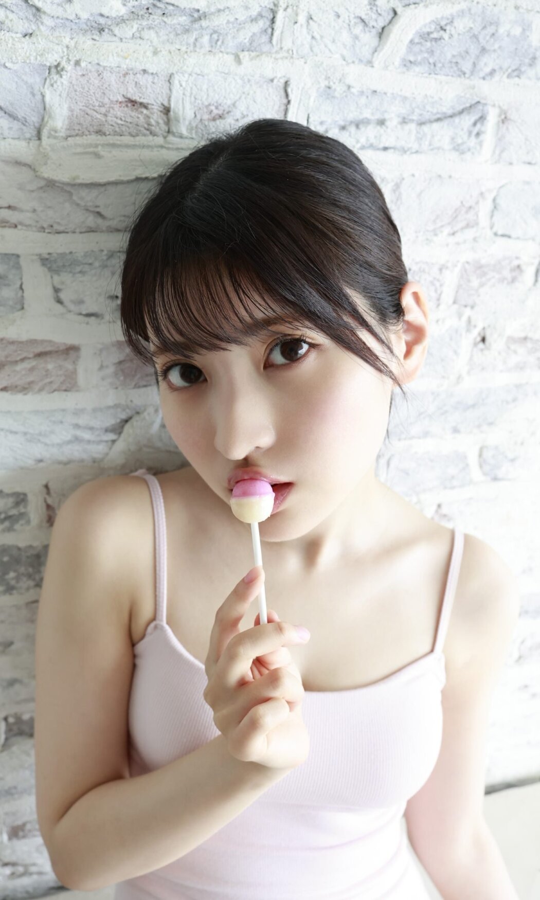 Weekly Photobook Rui Takanashi 小鳥遊るい – Tickle くすぐる 2022-07-04