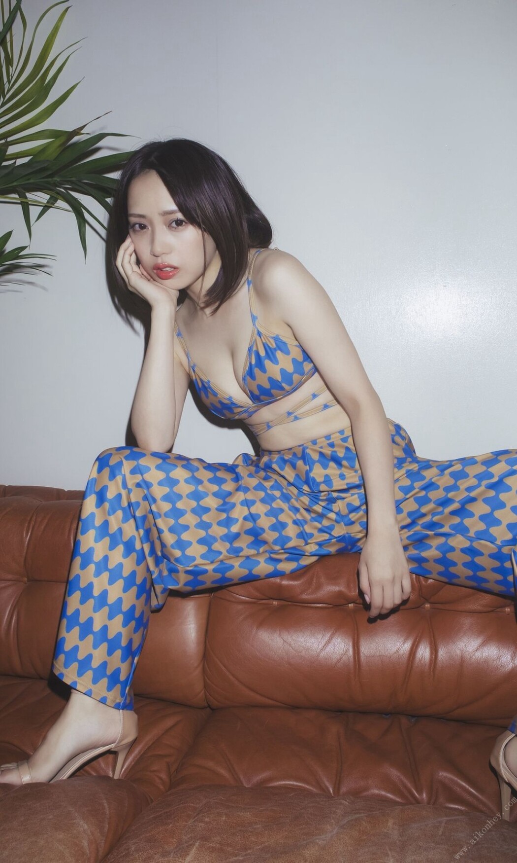 Weekly Photobook 2022-10-03 Makoto Okunaka 奥仲麻琴 – Happy Now
