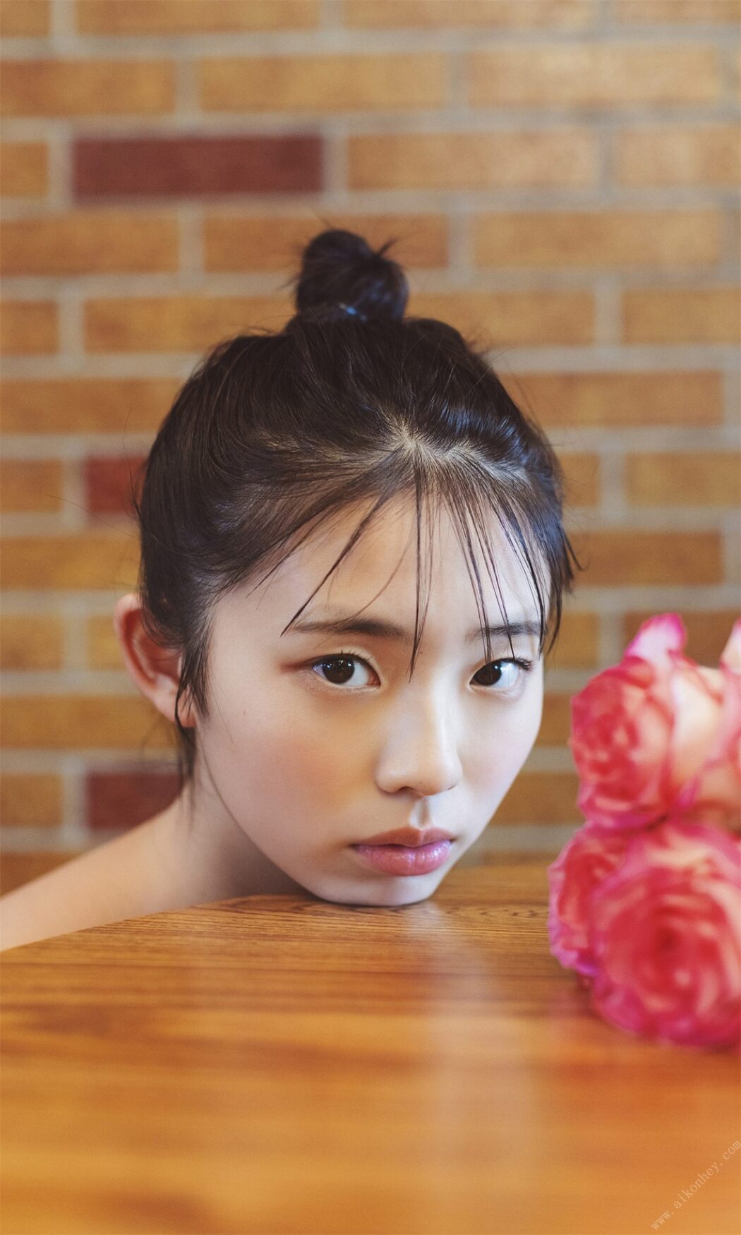 Weekly Photobook 2022-03-14 Hina Kikuchi 菊地姫奈 – Harumeku, honomeku 春めく、ほのめく