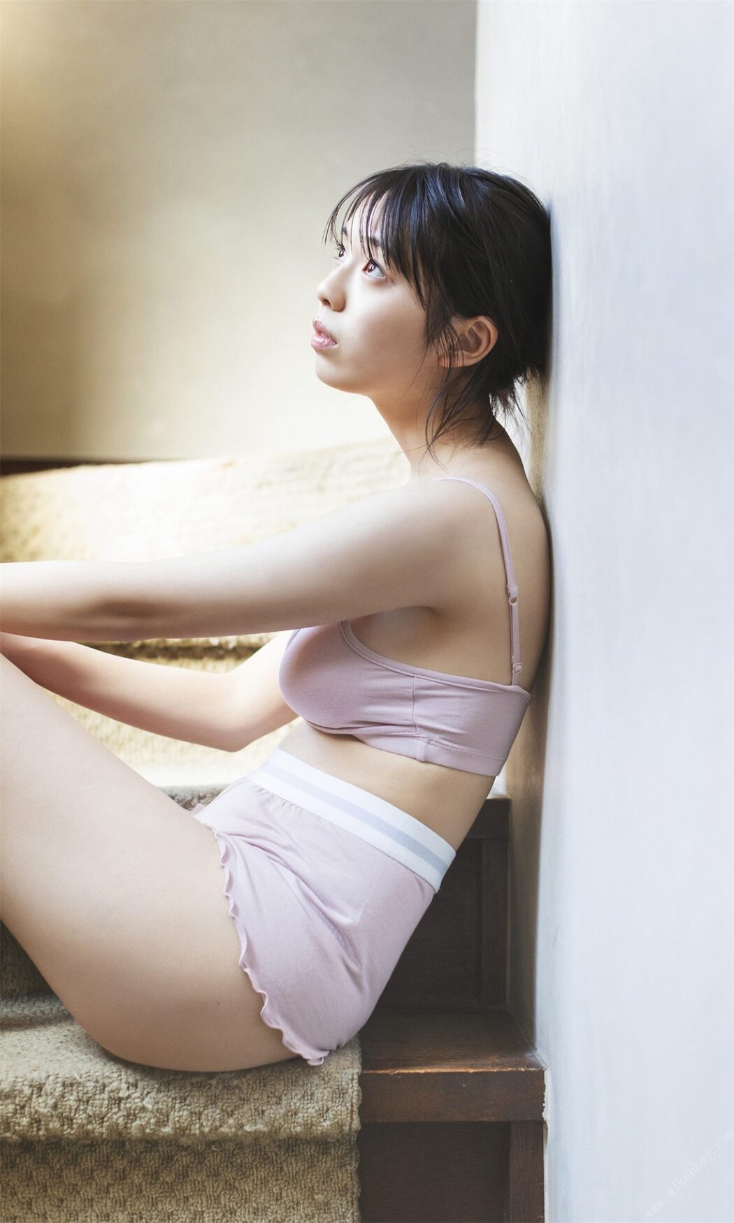 Weekly Photobook 2022-03-14 Hina Kikuchi 菊地姫奈 – Harumeku, honomeku 春めく、ほのめく