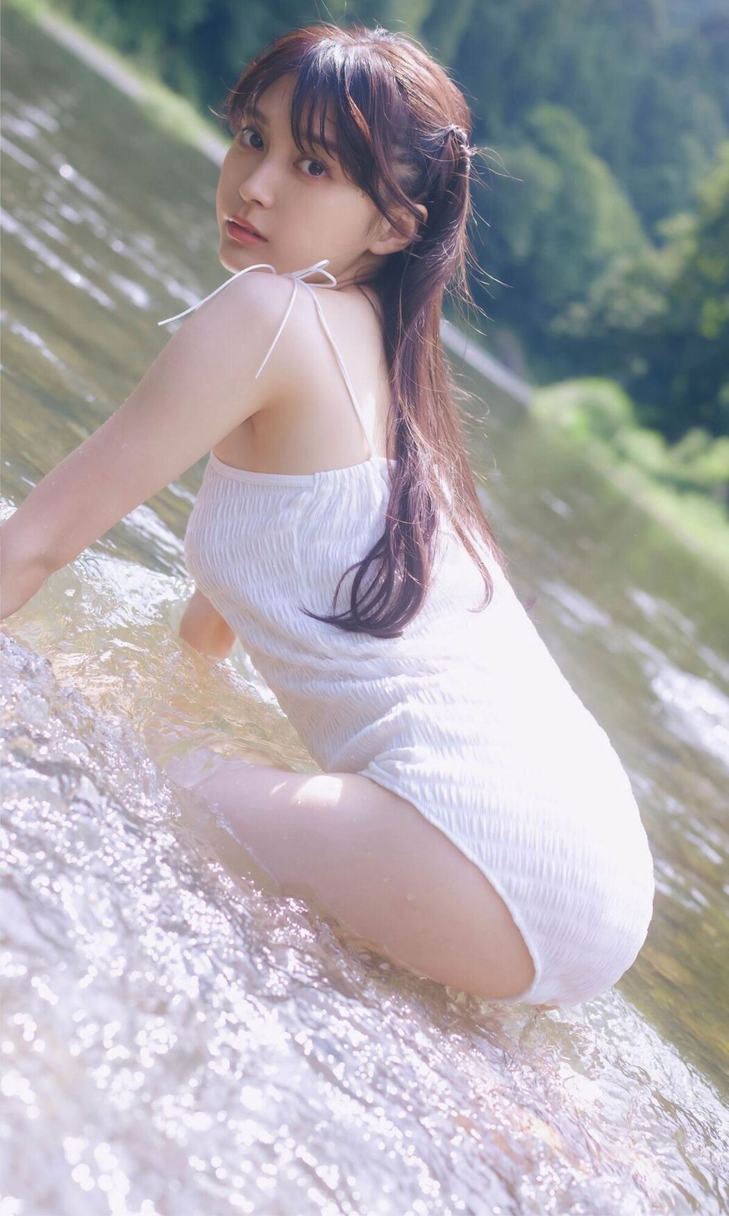 Weekly Playboy Photo Book 2022.08.29 Rina Koyama 小山璃奈 – Red Flower