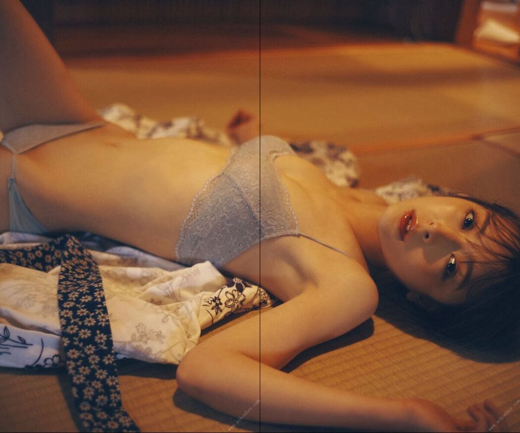 Weekly Playboy Photo Book Hazuki Kimura 木村葉月 – Little Devil Honey
