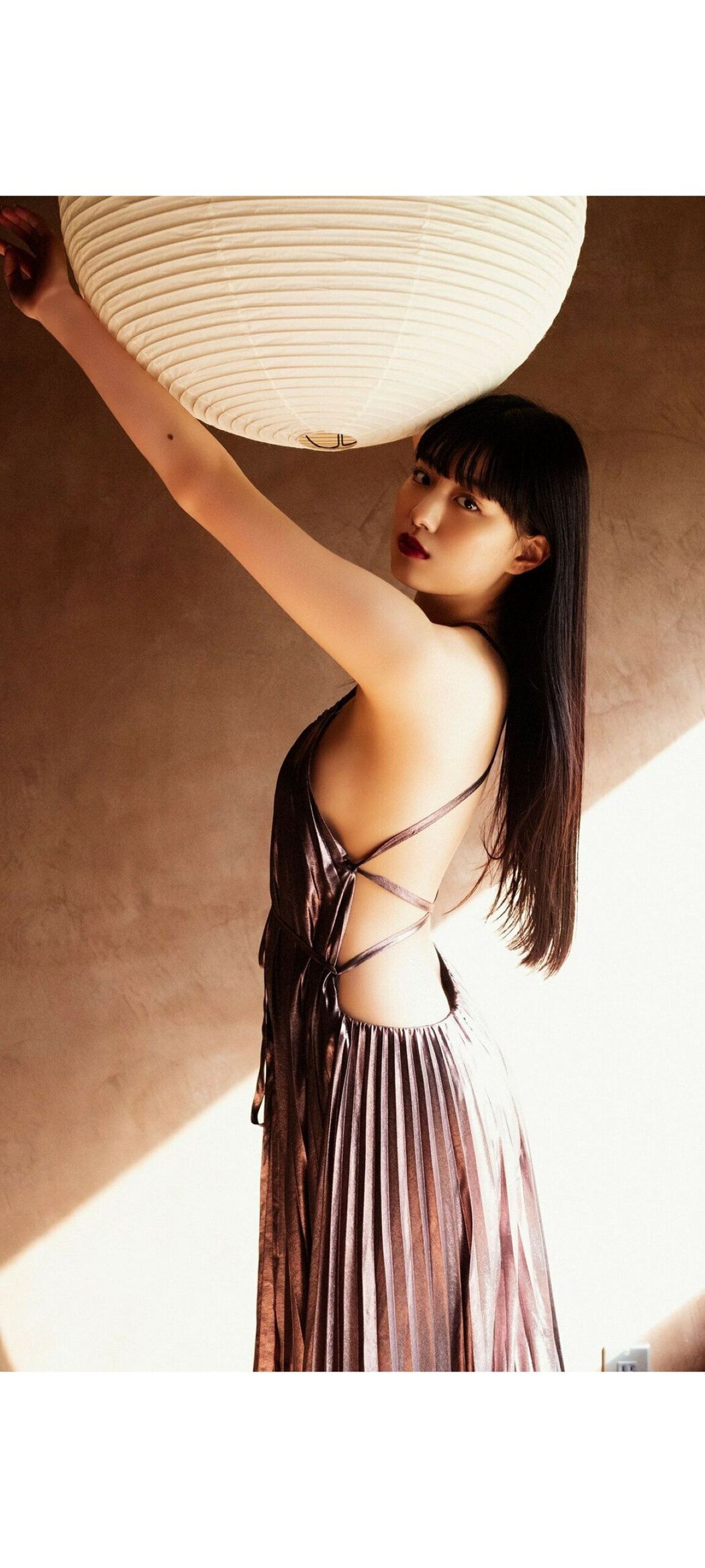 Weekly Photobook 2020-12-07 Noa Tsurushima 鶴嶋乃愛 – A natural actress 生まれながらにして女優