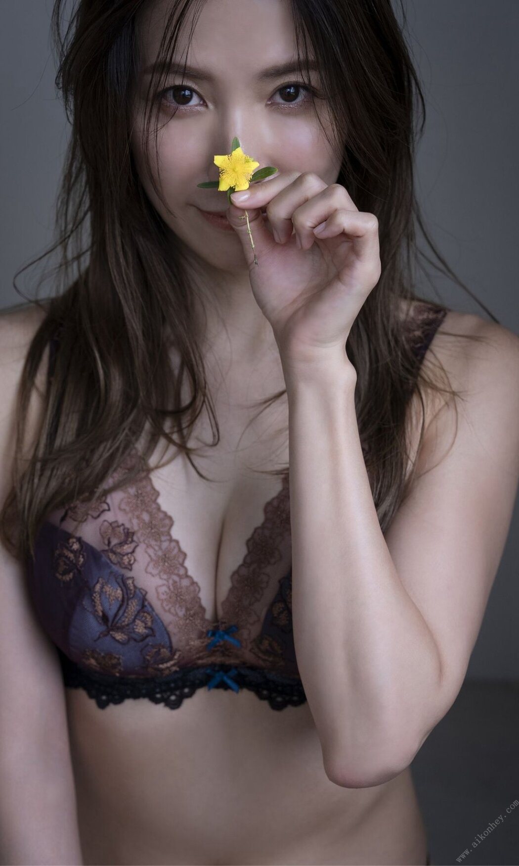 Weekly Photobook Rei Toda 戸田れい – Like a sweet dream 甘い夢のように 2022-07-11