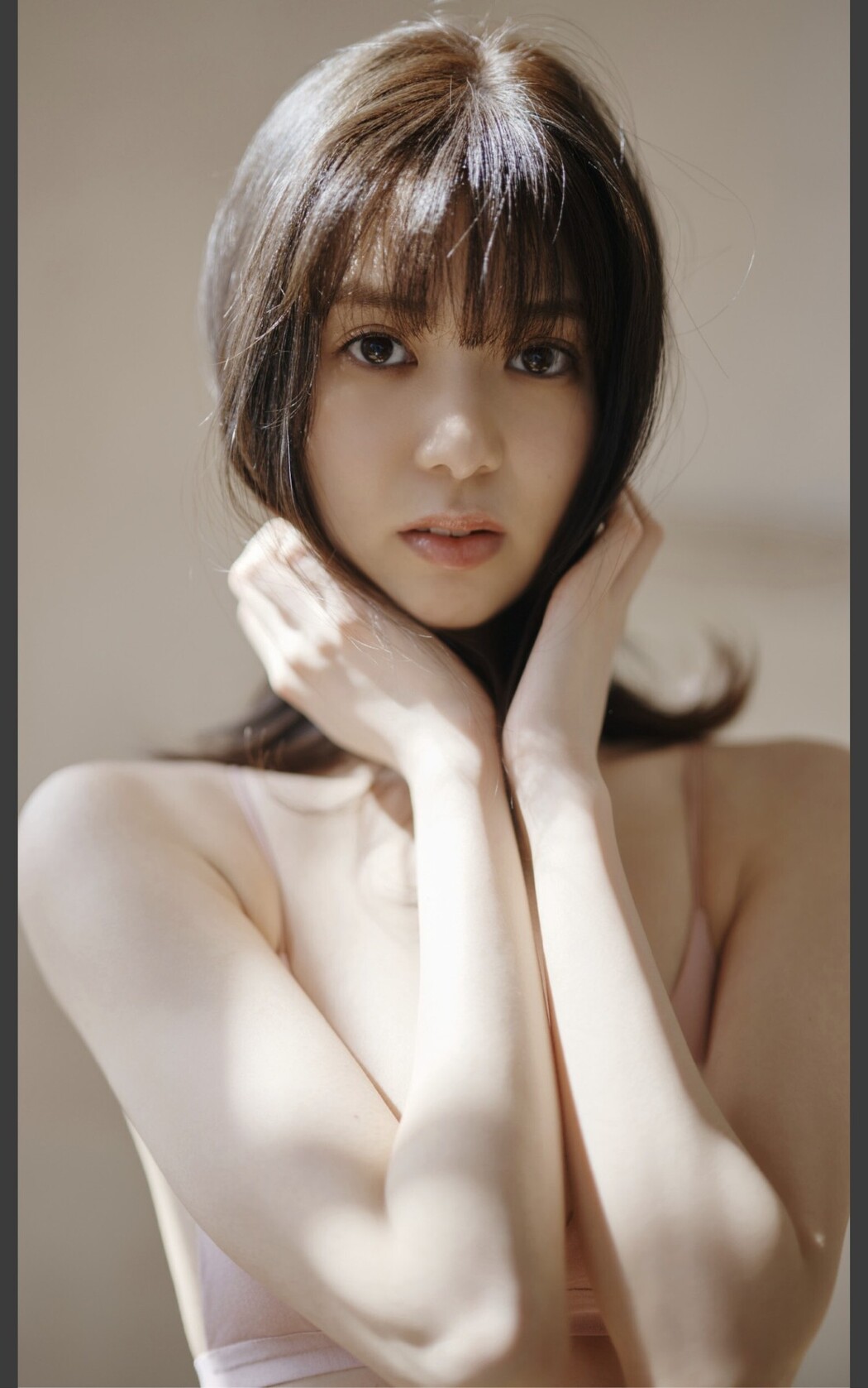 Weekly Photobook 2022-04-25 Riko Matsudaira 松平璃子 – 8 Head Body With Micro Small Face