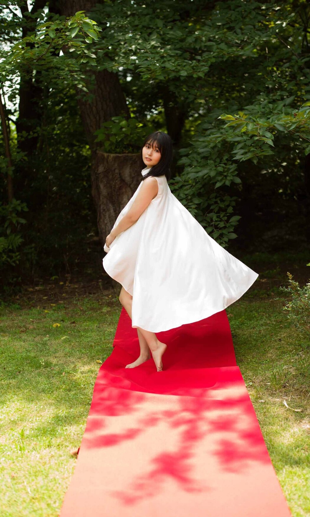 Weekly Photobook 2021-08-16 Sakina Tonchiki 頓知気さきな – Summer Goldfish