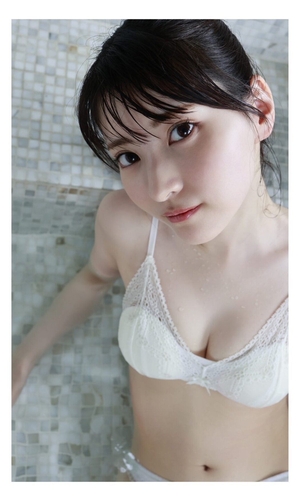 Weekly Photobook Rui Takanashi 小鳥遊るい – Tickle くすぐる 2022-07-04