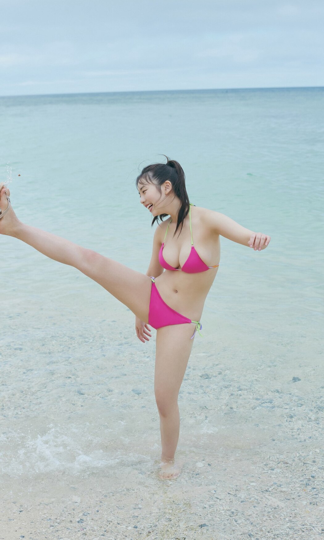 Weekly Photobook 2023-08-07 Hina Kikuchi 菊地姫奈 – Enjoy 18 Year Old Summer Vacation