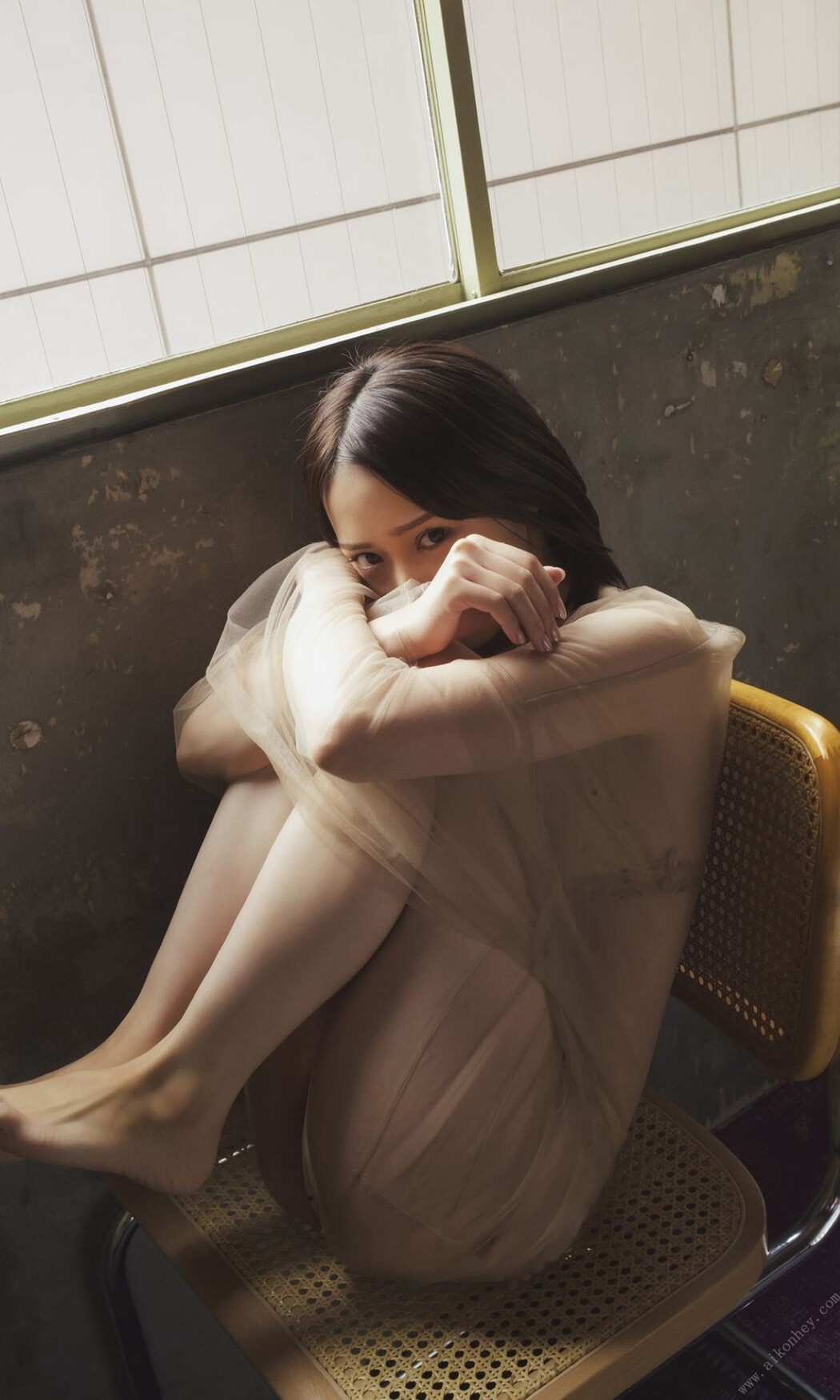 Weekly Photobook 2022-10-03 Makoto Okunaka 奥仲麻琴 – Happy Now