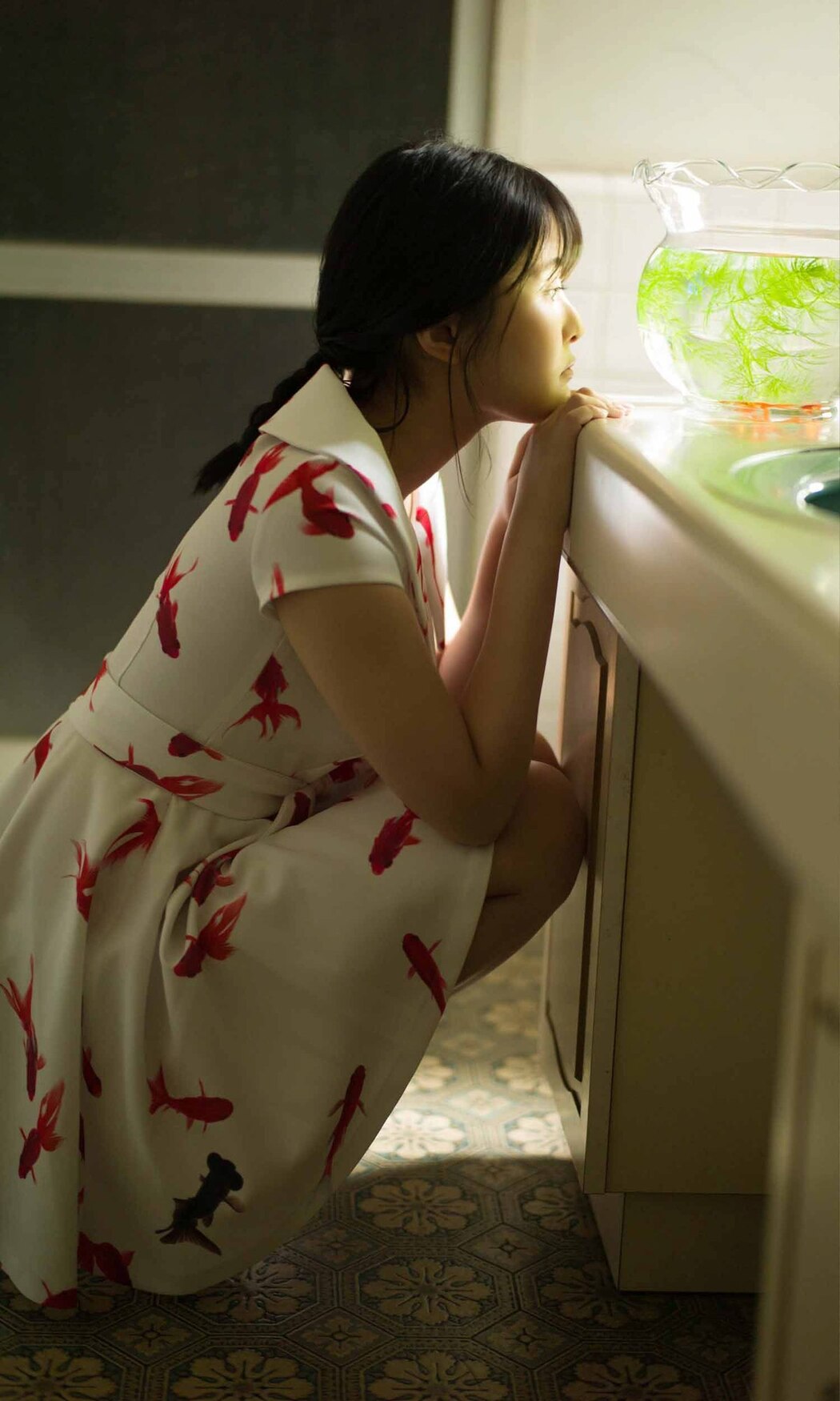 Weekly Photobook 2021-08-16 Sakina Tonchiki 頓知気さきな – Summer Goldfish