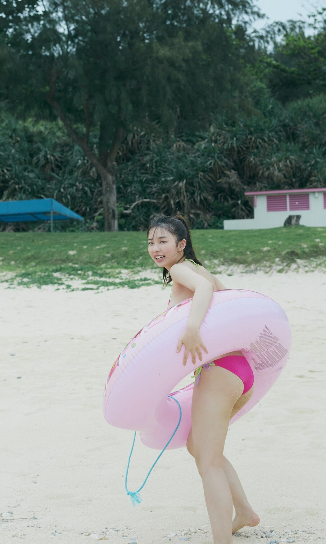 Weekly Photobook 2023-08-07 Hina Kikuchi 菊地姫奈 – Enjoy 18 Year Old Summer Vacation