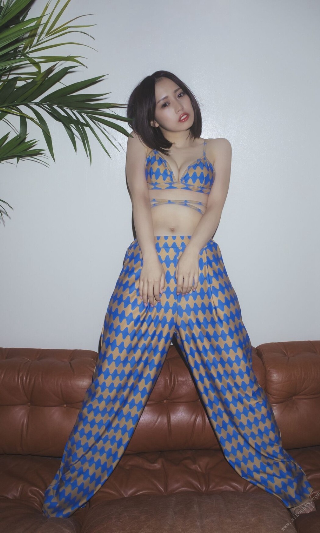 Weekly Photobook 2022-10-03 Makoto Okunaka 奥仲麻琴 – Happy Now