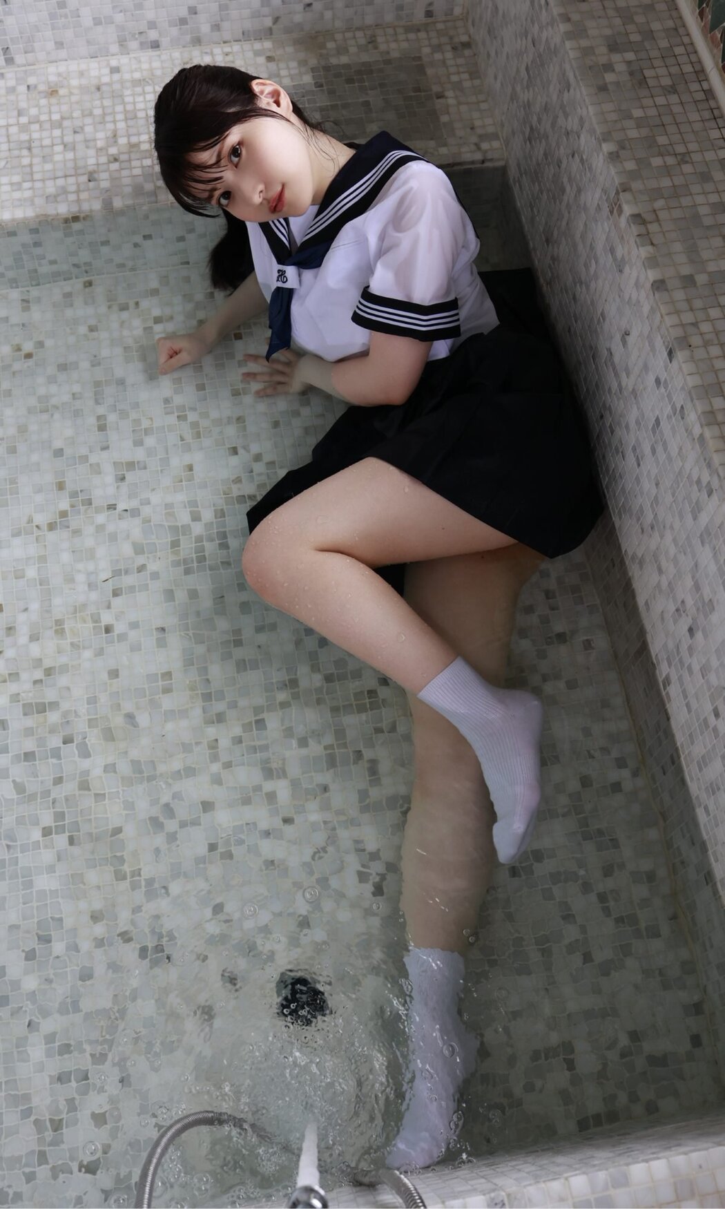 Weekly Photobook Rui Takanashi 小鳥遊るい – Tickle くすぐる 2022-07-04