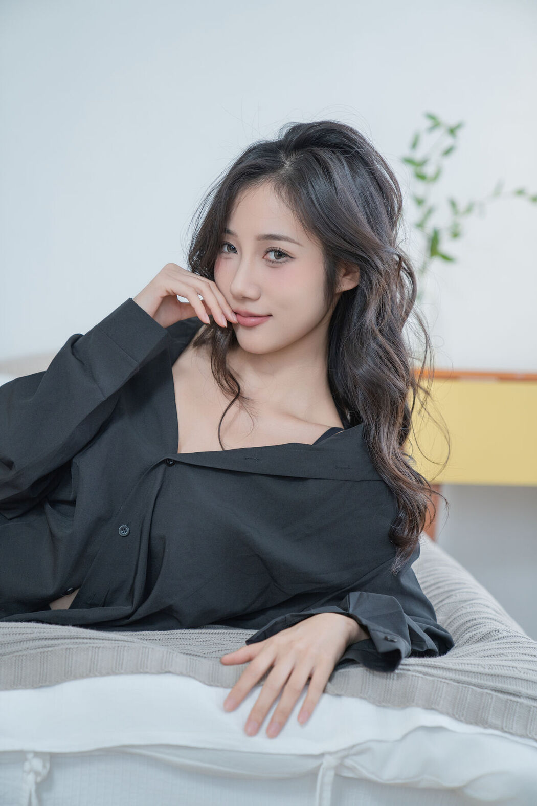 YiTuYu艺图语 Vol.8209 o1ne万 (23P)