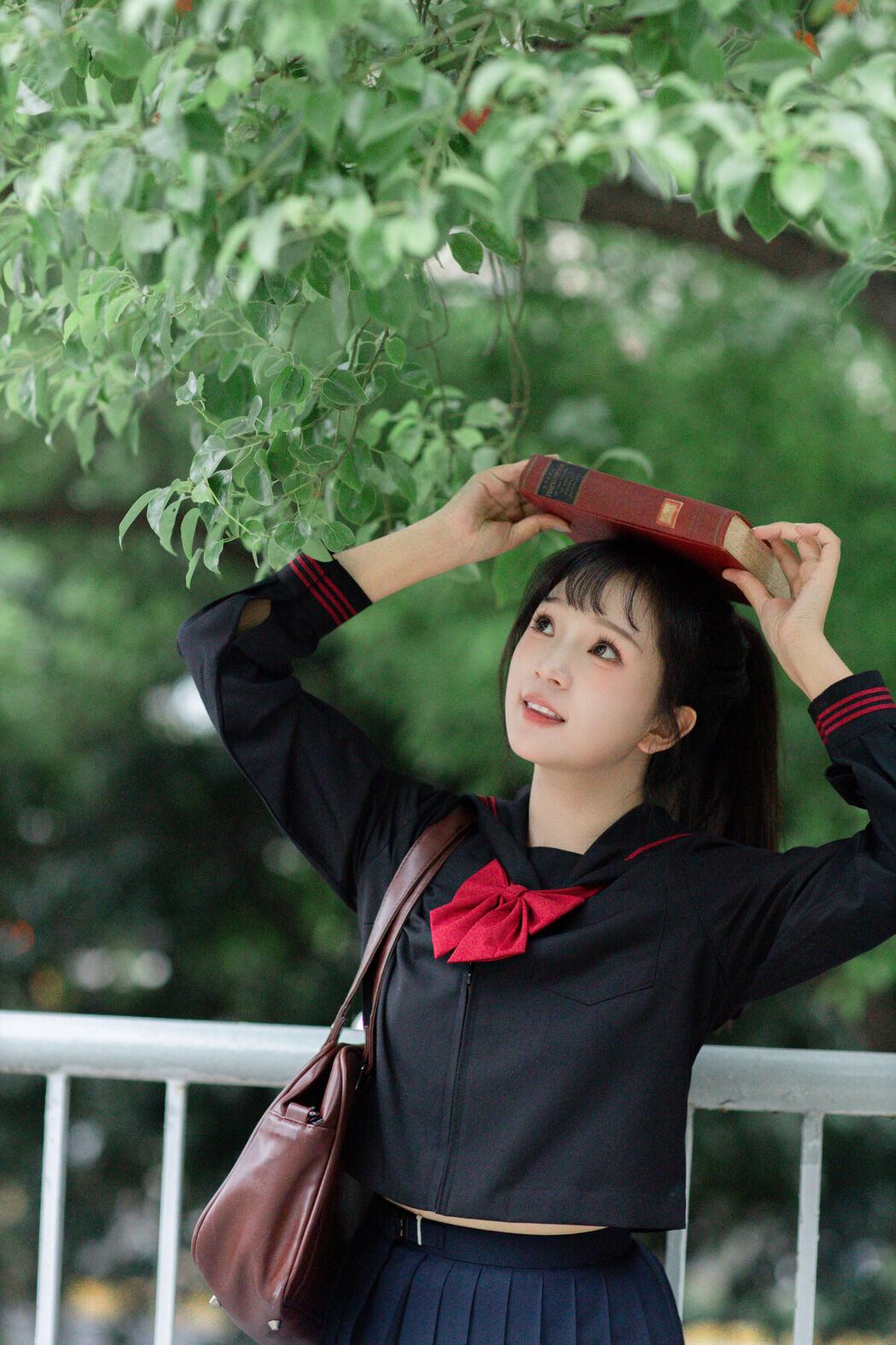 YiTuYu艺图语 Vol.8208 鱼泡泡 (23P)