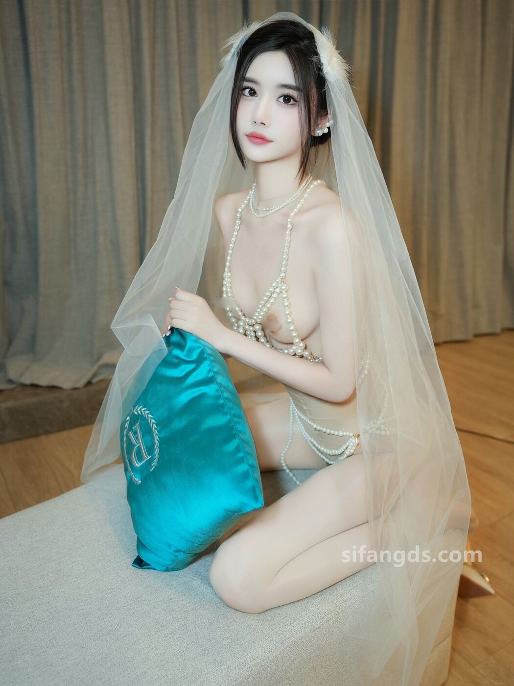 XR Uncensored Wan Su SuSu 晚苏susu – R18 秀人网模特 洁白婚纱 (81P – 1V)