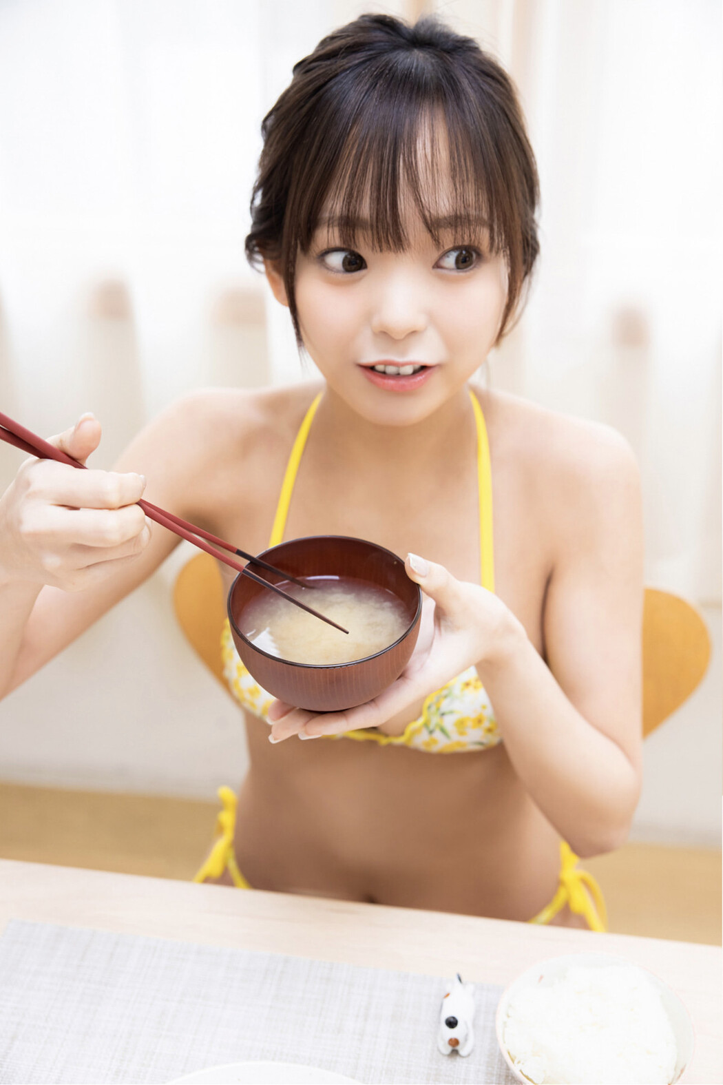 Mari Kominato 古湊まり, FLASHデジタル写真集 「料理の腕は父譲り」 Set.01