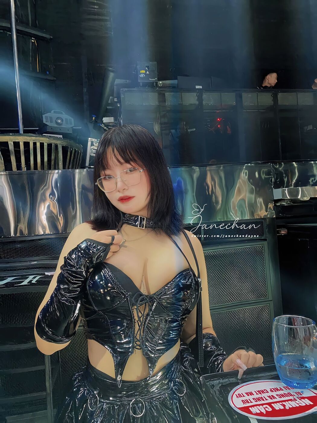 Coser@Nyan_Chan &#8211; 新作户外公园露出 Part1 (44P &#8211; 1V)