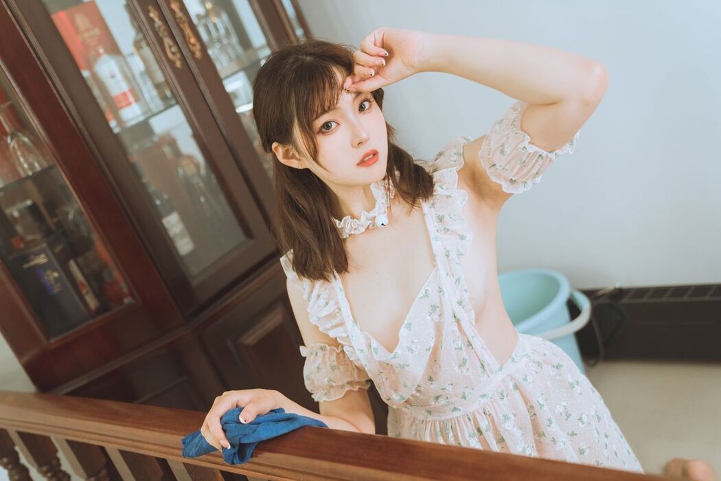 Coser@Natsuko夏夏子 – 碎花围裙 (56P)