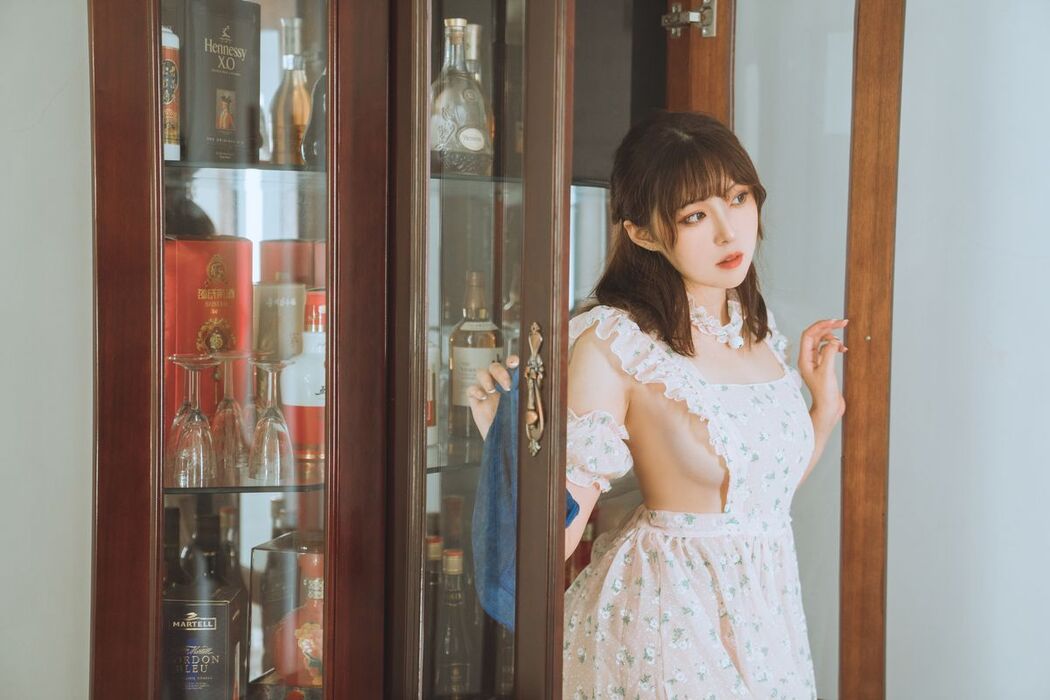 Coser@Natsuko夏夏子 – 碎花围裙 (56P)