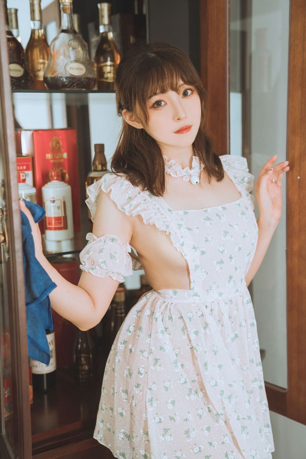 Coser@Natsuko夏夏子 – 碎花围裙 (56P)