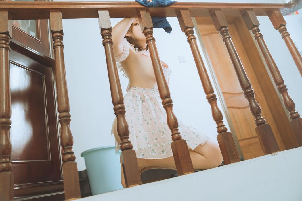 Coser@Natsuko夏夏子 – 碎花围裙 (56P)