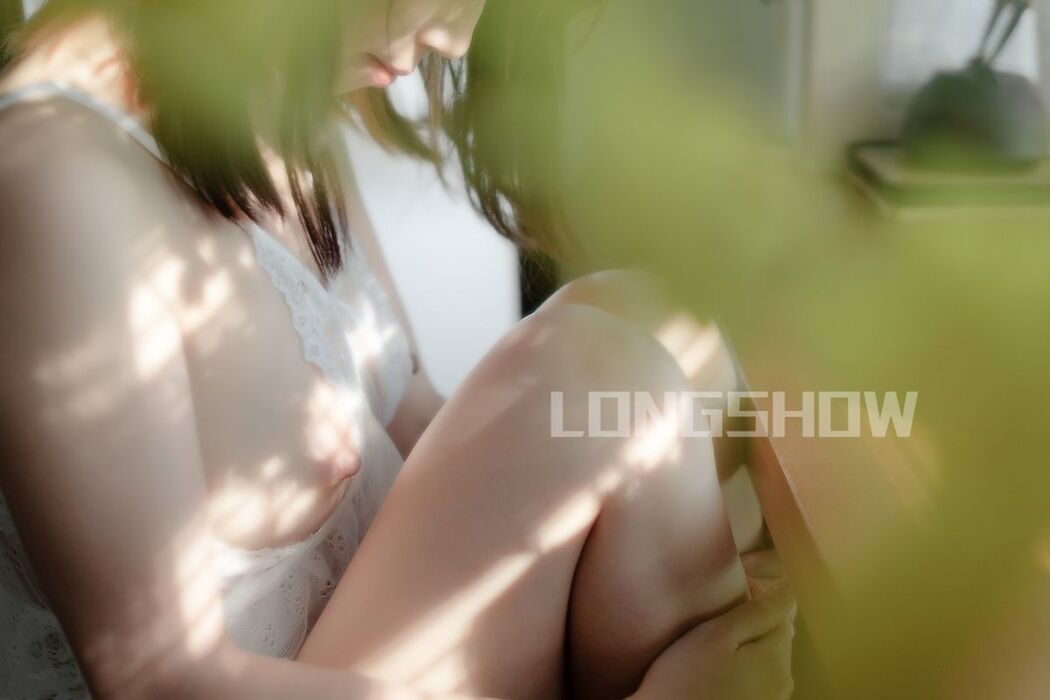 Longshow Photography &#8211; 唯美色情写真集 Part01 (64P &#8211; 37V)