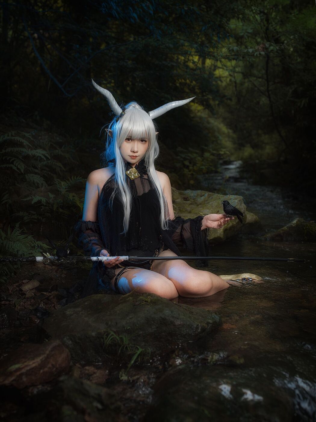 Coser@麻花麻花酱 – 闪灵泳装 (21P)