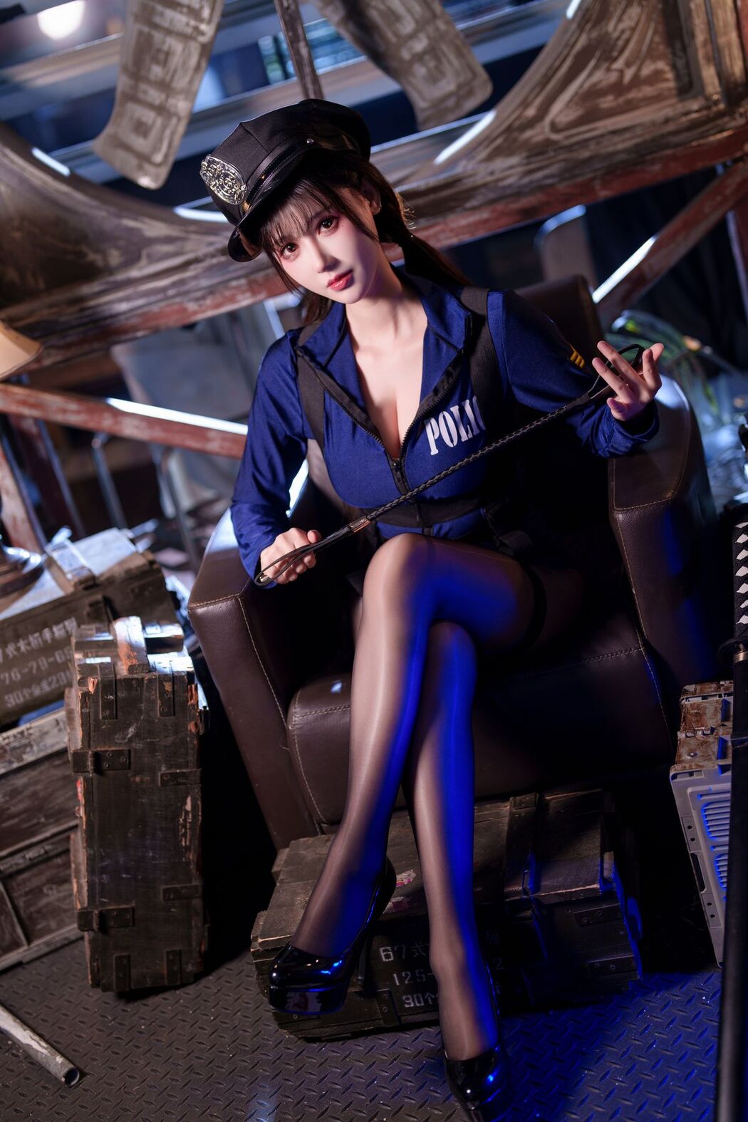 Coser@羽生三未 &#8211; 纯狱之风女警 (32P)