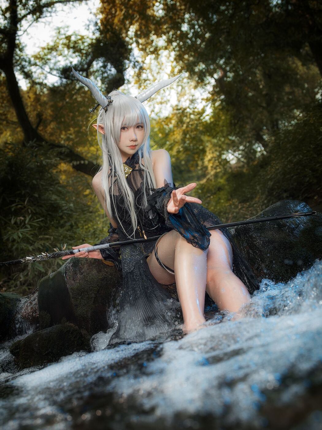 Coser@麻花麻花酱 &#8211; 闪灵泳装 (21P)